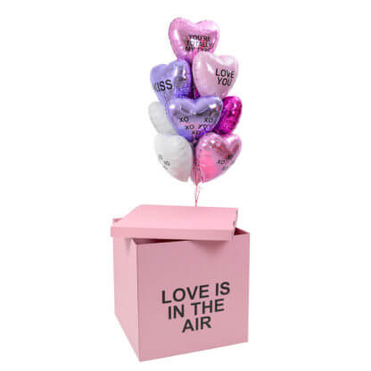 Коробка с воздушными шарами «Love is in the air»