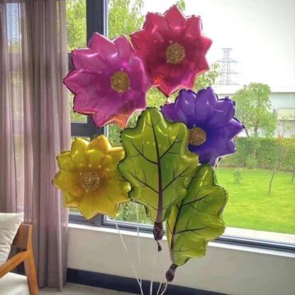 Букет гелиевых шаров разноцветные цветы